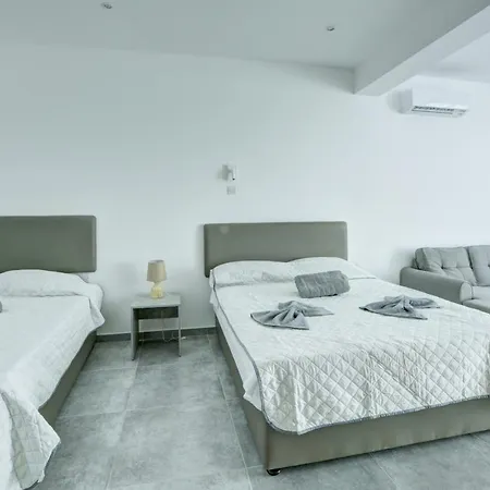 Center Apartment *