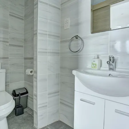 Apartment Center