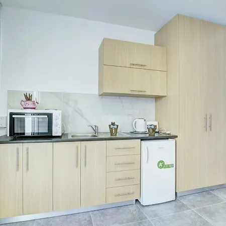 Center Apartment *