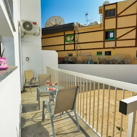 Center Apartment *
